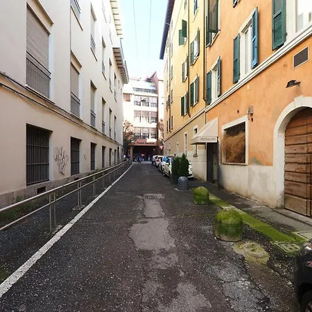 アパート Enchanting Loft Between History And Tranquility ミラノ