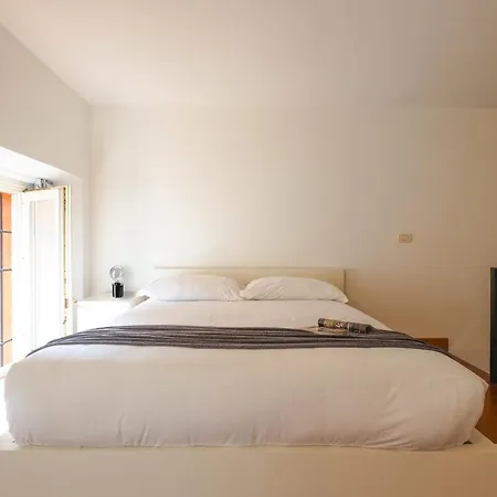 アパート Enchanting Loft Between History And Tranquility *