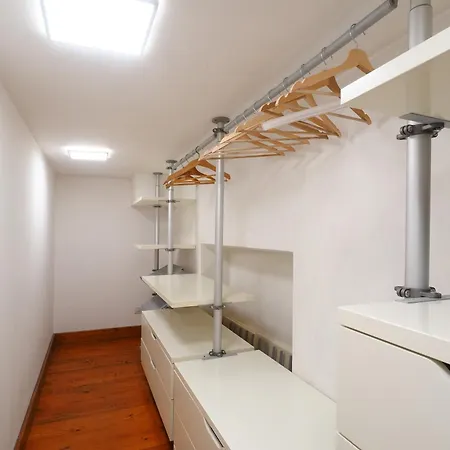 アパート Enchanting Loft Between History And Tranquility