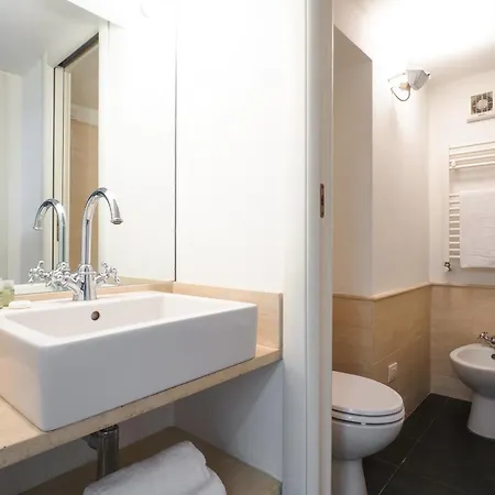 アパート Enchanting Loft Between History And Tranquility ミラノ