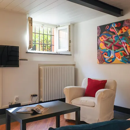 Daire Enchanting Loft Between History And Tranquility Milano